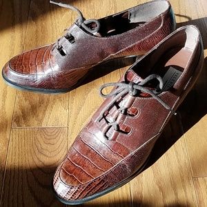 Vintage Valerie Stevens lace up heel oxford